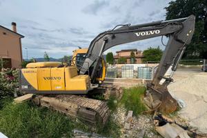 VOLVO EC140LC ESCAVATORE CINGOLATO 14,5 TONNELLATE