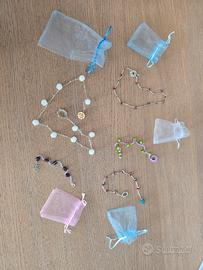 Braccialetti, collanine e cavigliere 