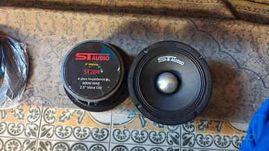 Altoparlanti woofer e tweeter a tromba