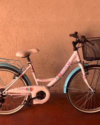 Bcicletta da ragazza ad Arese