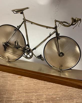 Bicicletta soprammobile argento