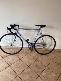 Bici da corsa bianchi sirio