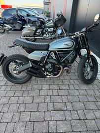 Ducati scrambler nightshift