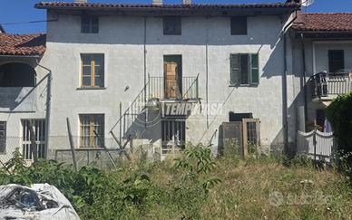 CASA CON GIARDINO PRIVATO DAVANTI E DIETRO!!!