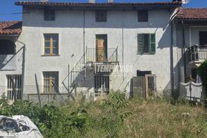 CASA CON GIARDINO PRIVATO DAVANTI E DIETRO!!!