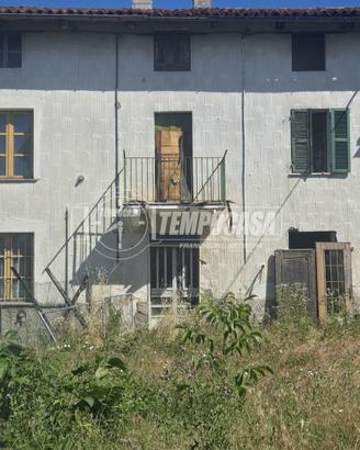 CASA CON GIARDINO PRIVATO DAVANTI E DIETRO!!!