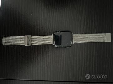 Apple Watch SE con cassa alluminio 44 mm