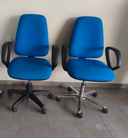 due sedie da ufficio