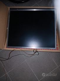 monitor e casse per videogame. 