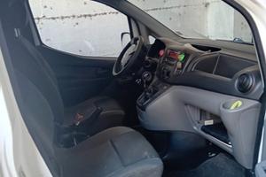 Furgone nissan NV 200