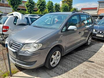 VOLKSWAGEN TOURAN 2006