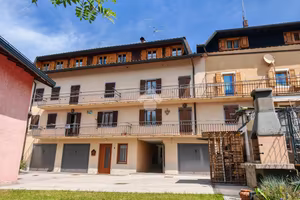 4 LOCALI A ROANA