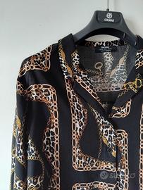 Top corto Bershka con stampa catena