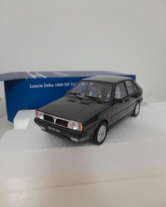 Modellino Lancia Delta HF Turbo Laudoracing 1:18