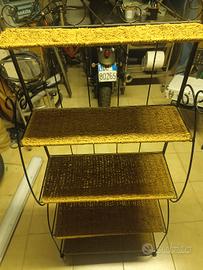 Scaffale artigianale
