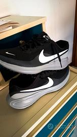 2 scarpe (Nike ) originali  tutti 2 a 100€ 
