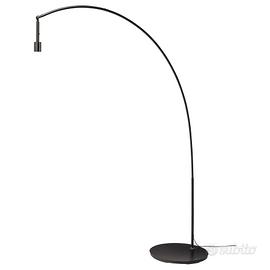 Lampada da terra Skaftet IKEA.