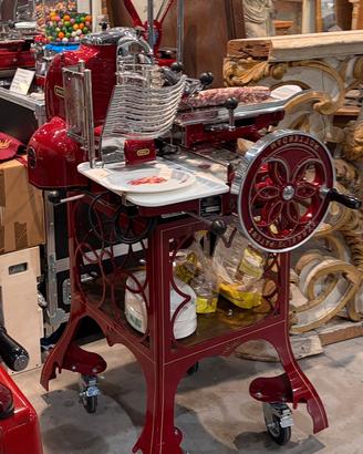 Affettatrice Berkel restaurata leggere descrizione
