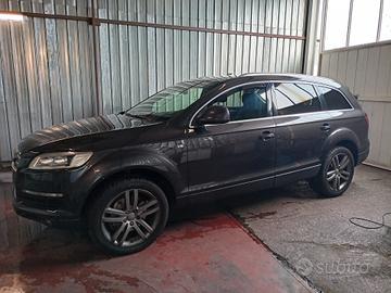 Audi Q7 3.0 V6 TDI 233CV quattro tiptronic 7 posti