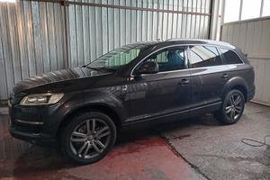 Audi Q7 3.0 V6 TDI 233CV quattro tiptronic 7 posti