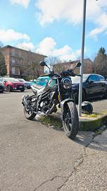 Benelli Leoncino 125 2023 + casco Airoh fluo(+50€)