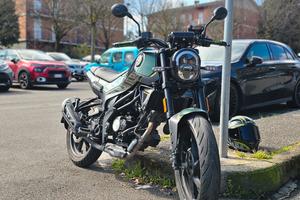 Benelli Leoncino 125 2023 + casco Airoh fluo(+50€)