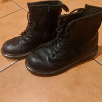 dr. martens 32
