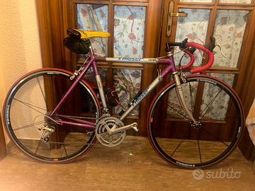 Bici da corsa vintage F. Moser com ruote Shimamo