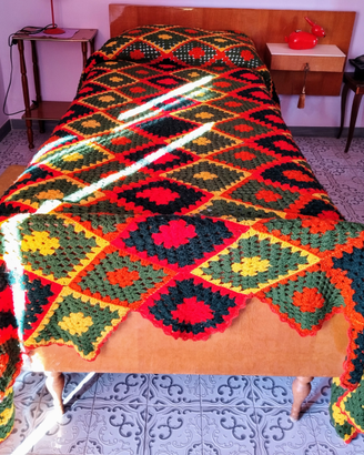 Copriletto all' uncinetto vintage