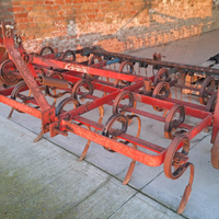 Vibrocultore e rullo agricolo