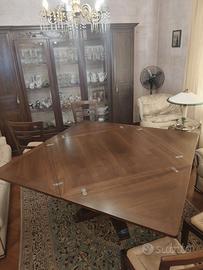 Tavolo e 4 sedie noce 400 euro