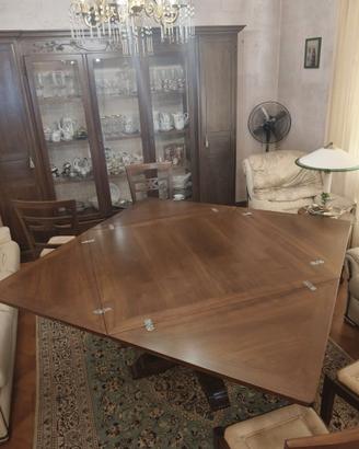 Tavolo e 4 sedie noce 400 euro