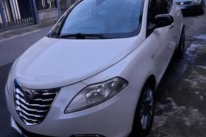 Lancia Ypsilon 1.3MJT 16v 95cv serie Platinum