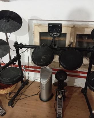 batteria elettronica alesis + cassa roland