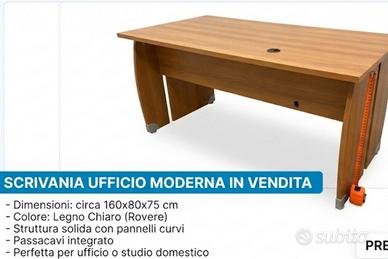 Scrivania ufficio moderna in legno chiaro 