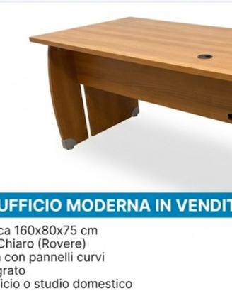 Scrivania ufficio moderna in legno chiaro 