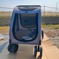 Passeggino per cani di grande taglia con rampa.