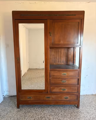 Armadio vintage con cassetti