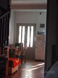 Casa indipendente garage e giardino centro pegogna