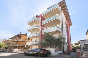 MONOLOCALE VICINO AL MARE
