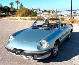 Alfa Romeo duetto spider