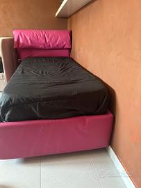 Letti singoli e letto matrimoniale con contenitor