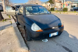 FORD KA BRUTTA CARROZZERIA SOLI 70.000 KM