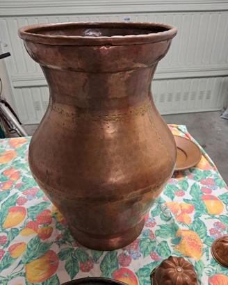 Oggetti in rame, arredamento e non.