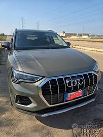 AUDI  Q3 