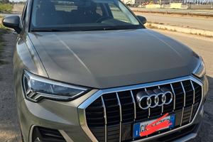 AUDI  Q3 