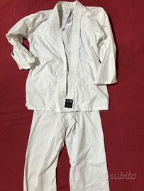 Karategi, guantoni e parapiedi