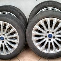 gomme con  cerchi 215/50 R17