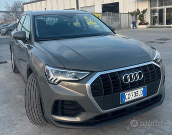 Audi Q3 Business 35 TDI S tronic