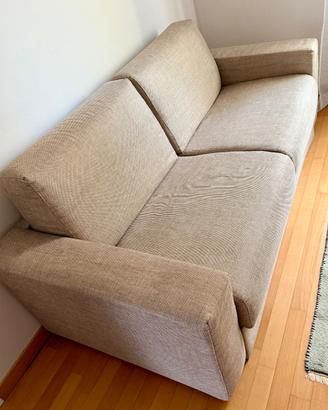 Divano a due posti in tessuto beige